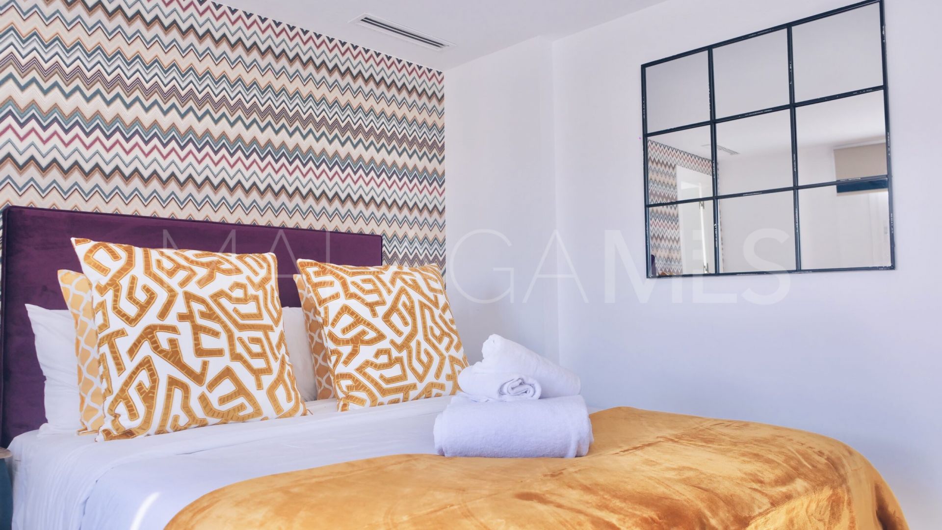 Hotel for sale in Marbella Goldene Meile