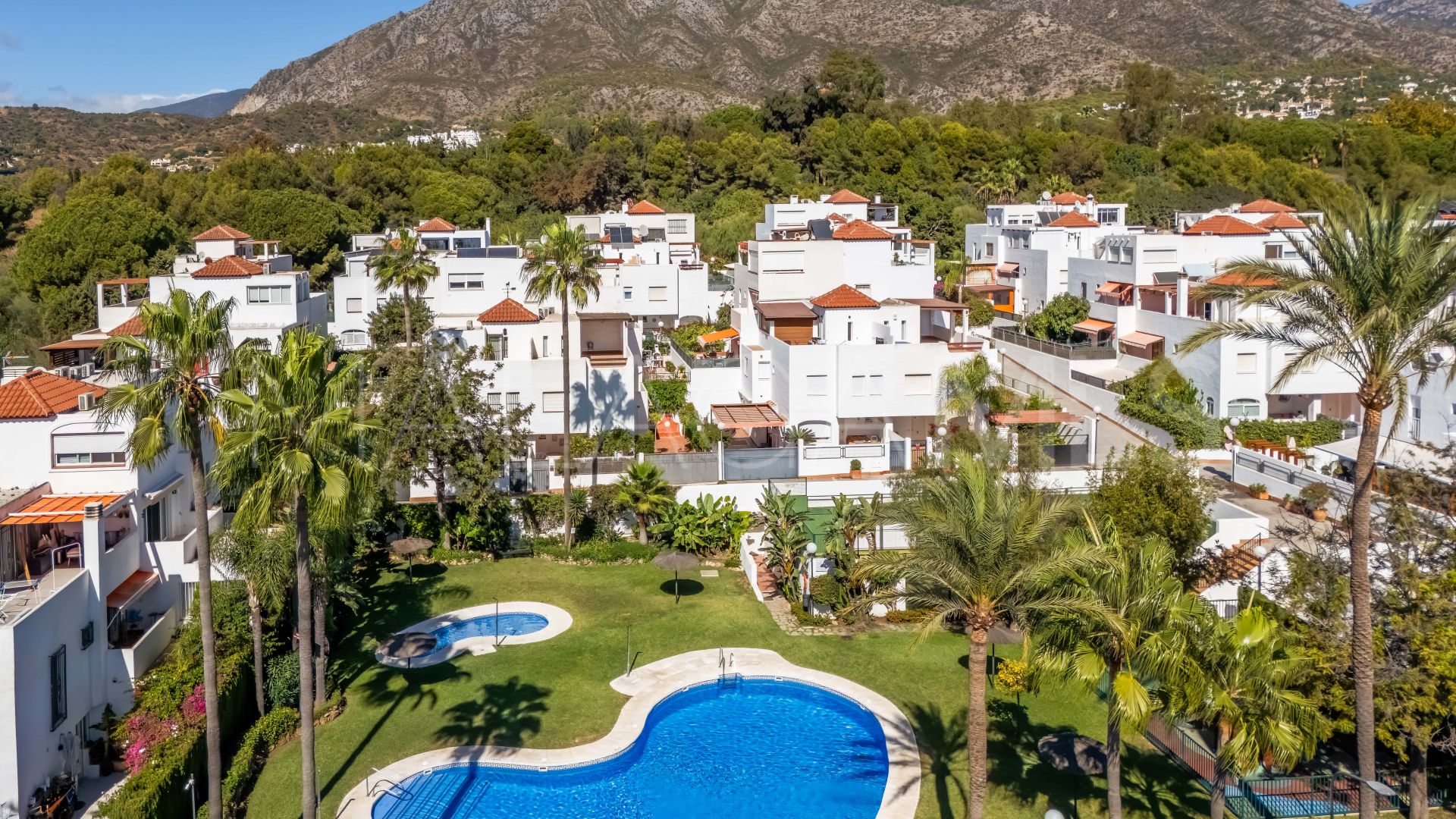 Maison de ville for sale in Marbella Golden Mile