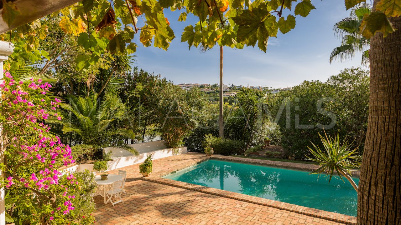 Villa for sale in Benahavis