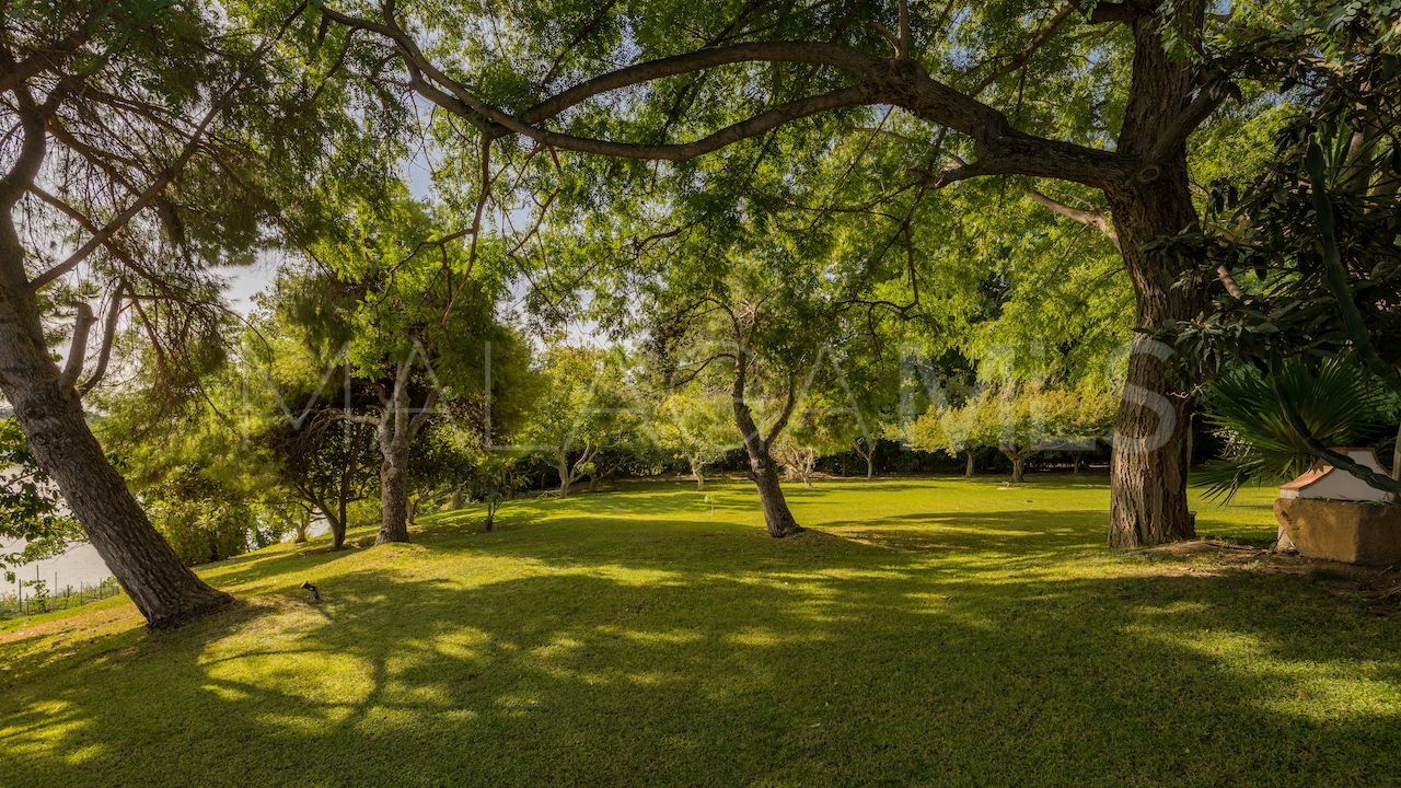 Villa for sale in Benahavis