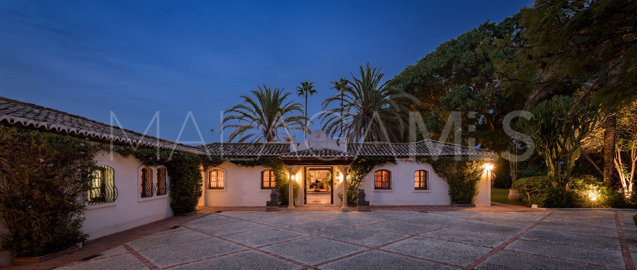 Villa for sale in Benahavis