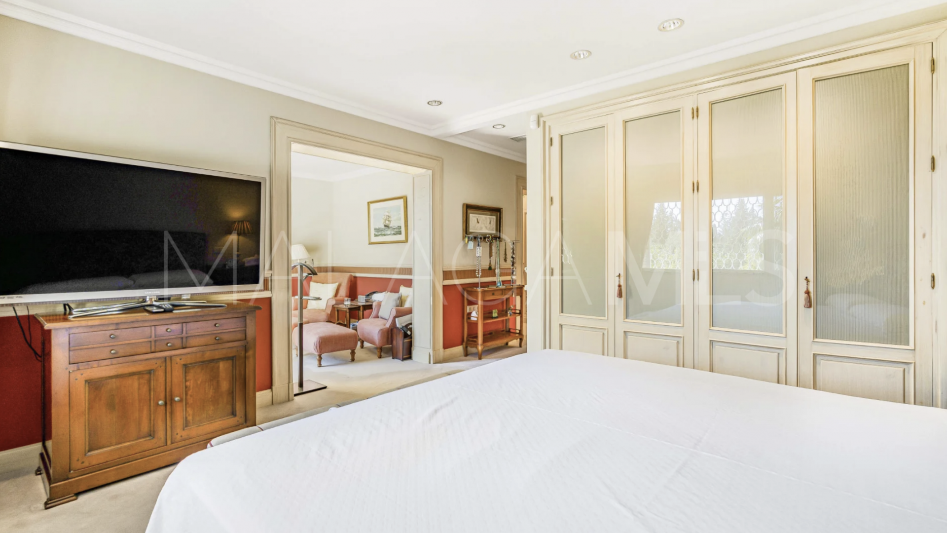 Villa for sale in Marbella Golden Mile