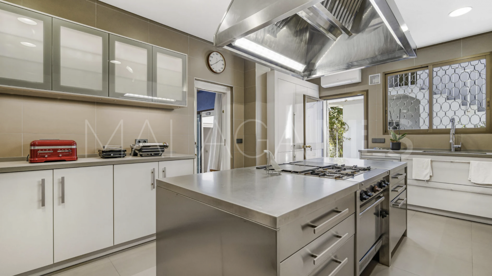 Villa for sale in Marbella Golden Mile