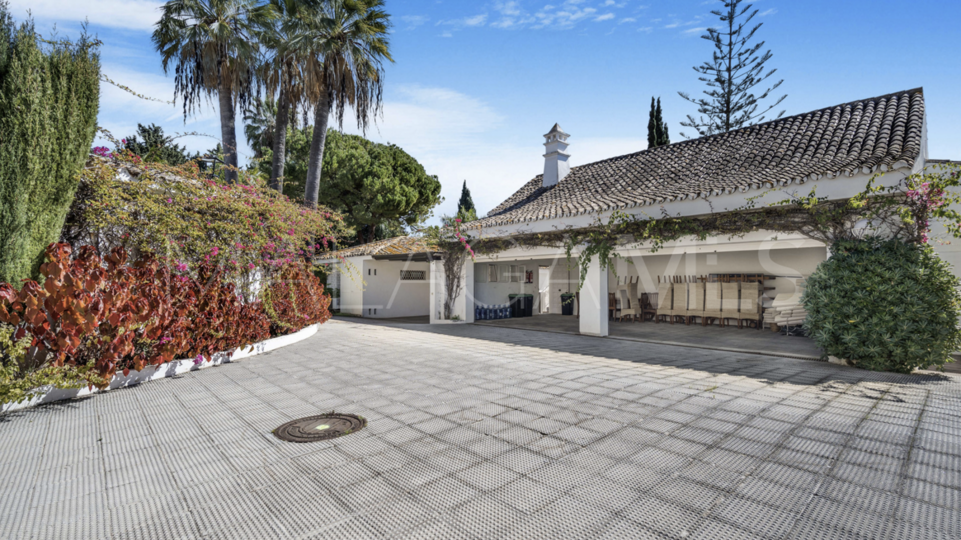 Villa for sale in Marbella Golden Mile