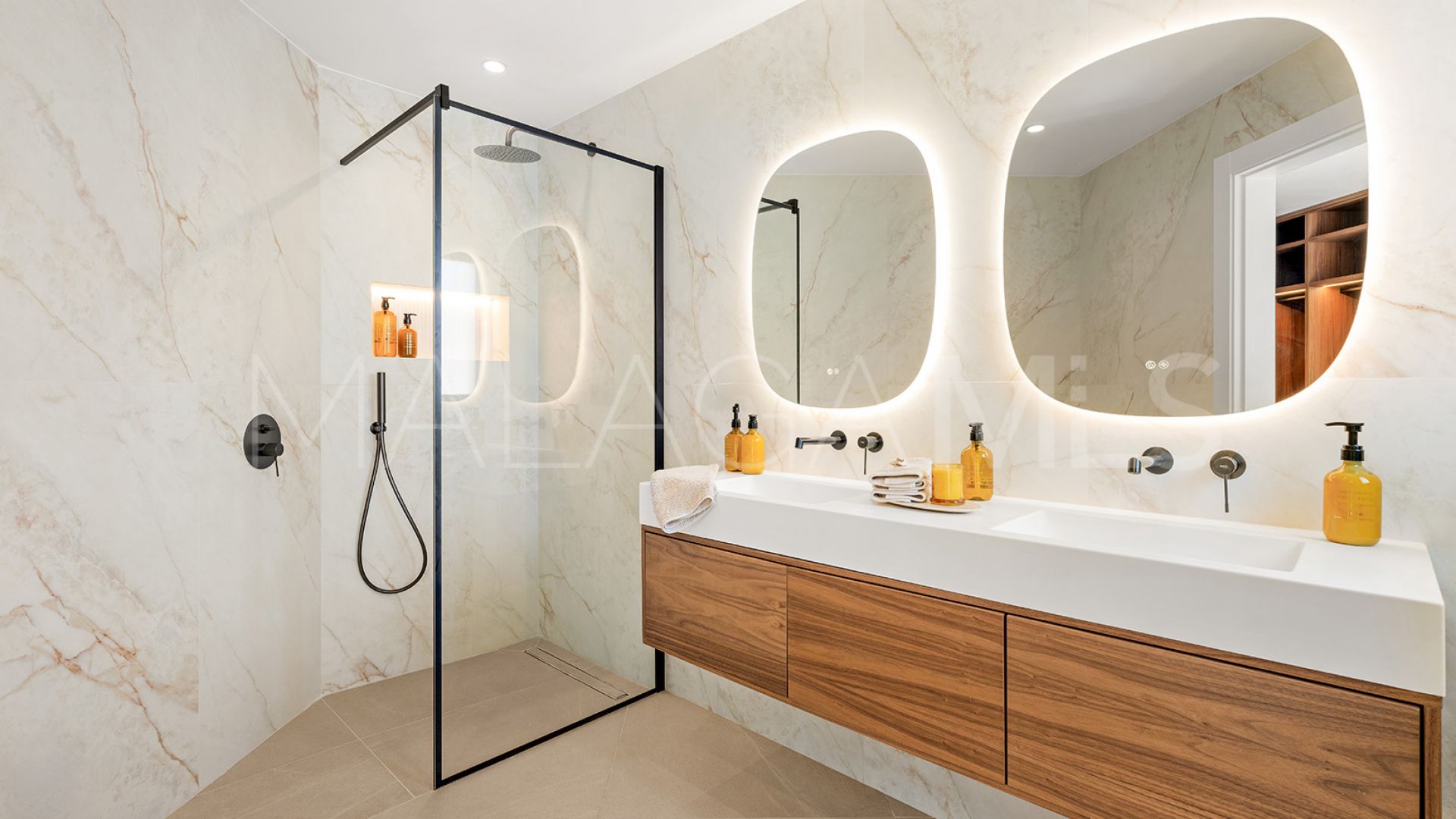 Radhus for sale in Marbella Golden Mile