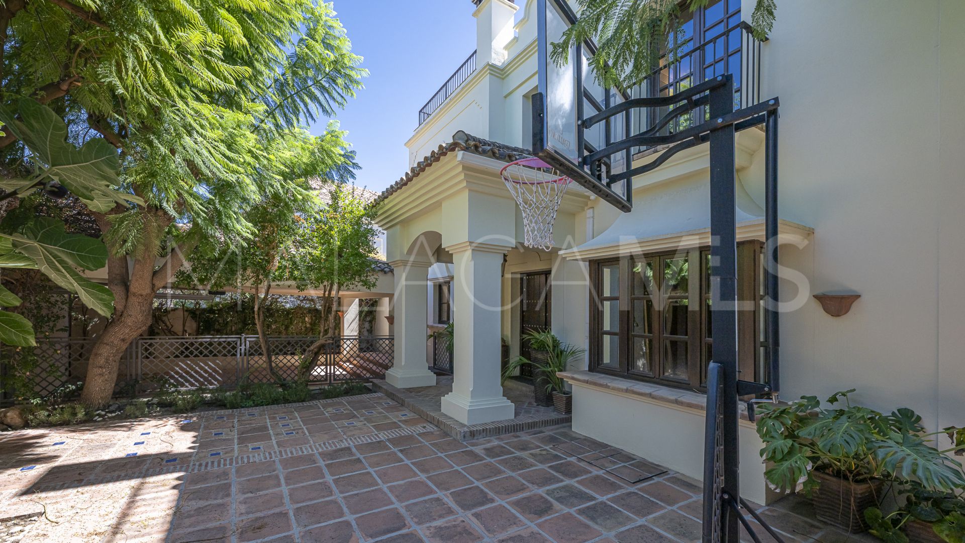Villa for sale in Balcones de Sierra Blanca with 6 bedrooms