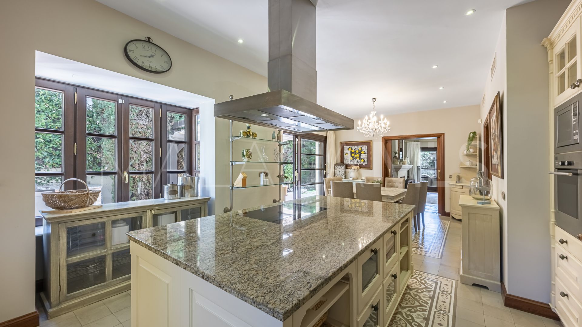 Villa for sale in Balcones de Sierra Blanca with 6 bedrooms