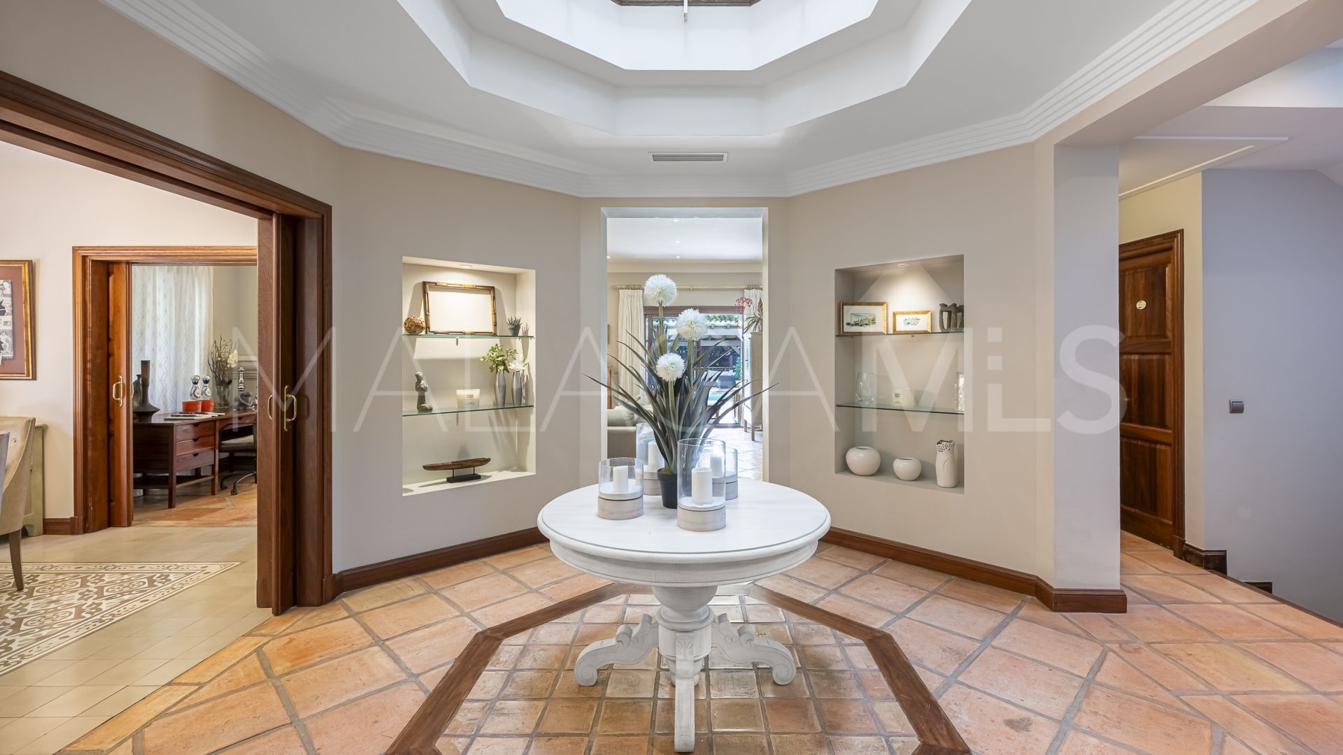 Villa for sale in Balcones de Sierra Blanca with 6 bedrooms