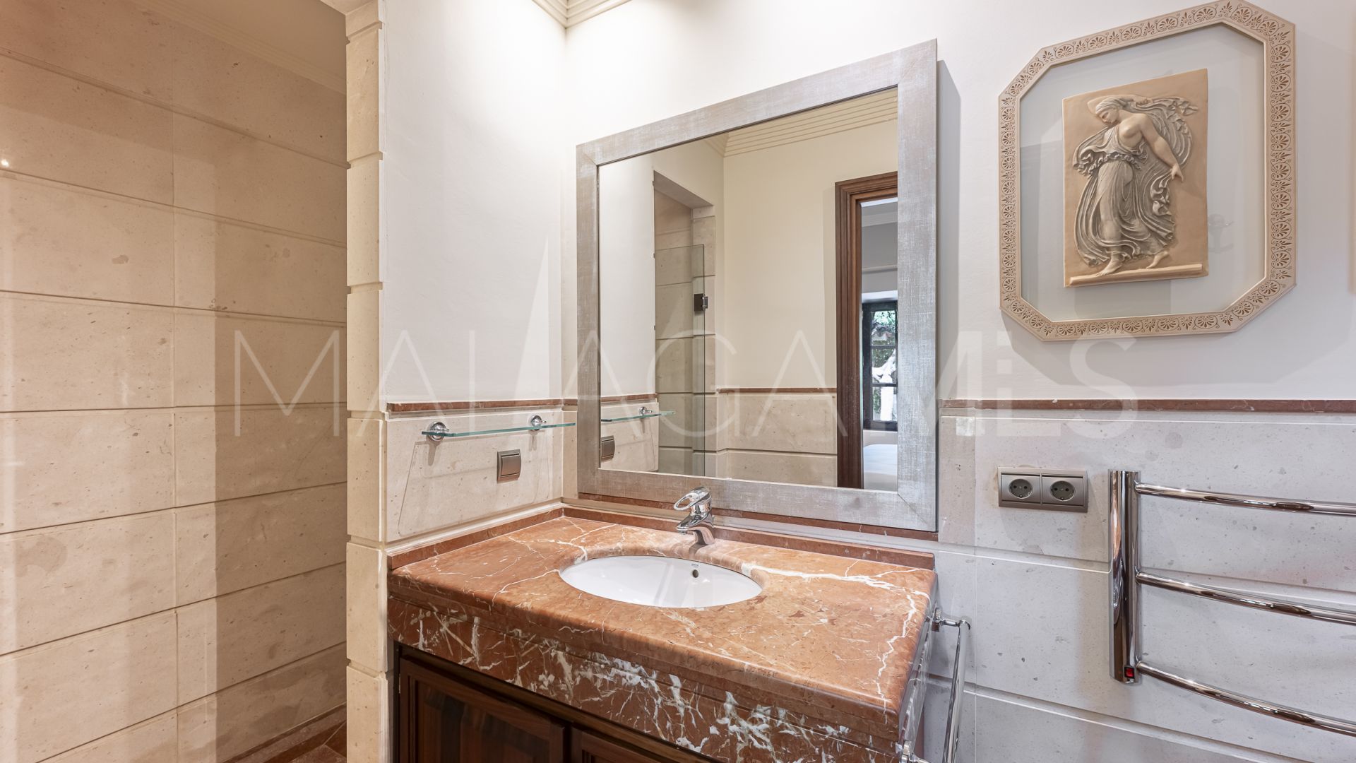 Villa for sale in Balcones de Sierra Blanca with 6 bedrooms