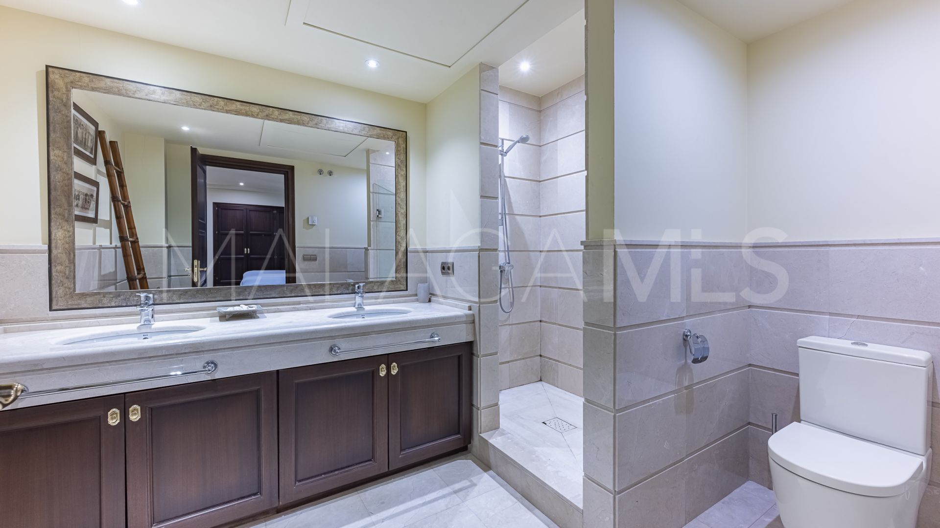 Villa for sale in Balcones de Sierra Blanca with 6 bedrooms