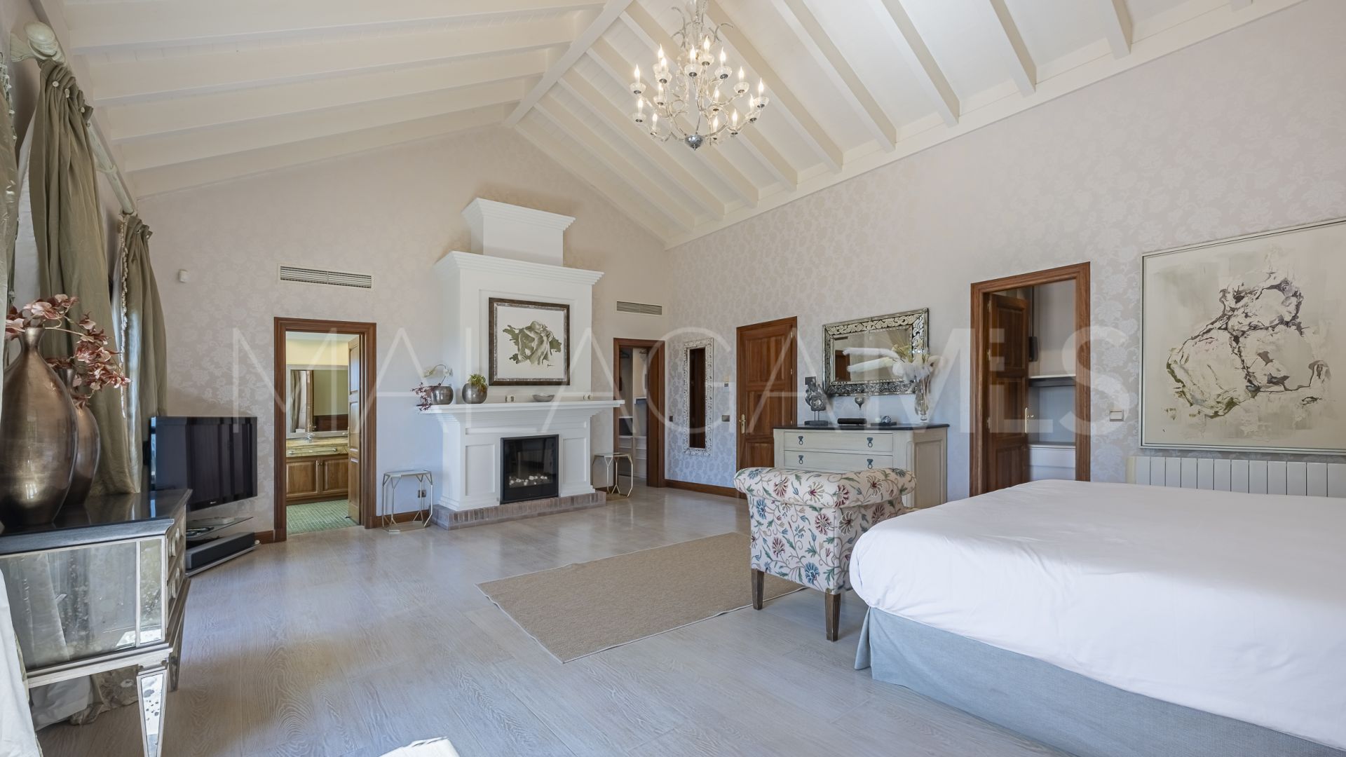 Villa for sale in Balcones de Sierra Blanca with 6 bedrooms