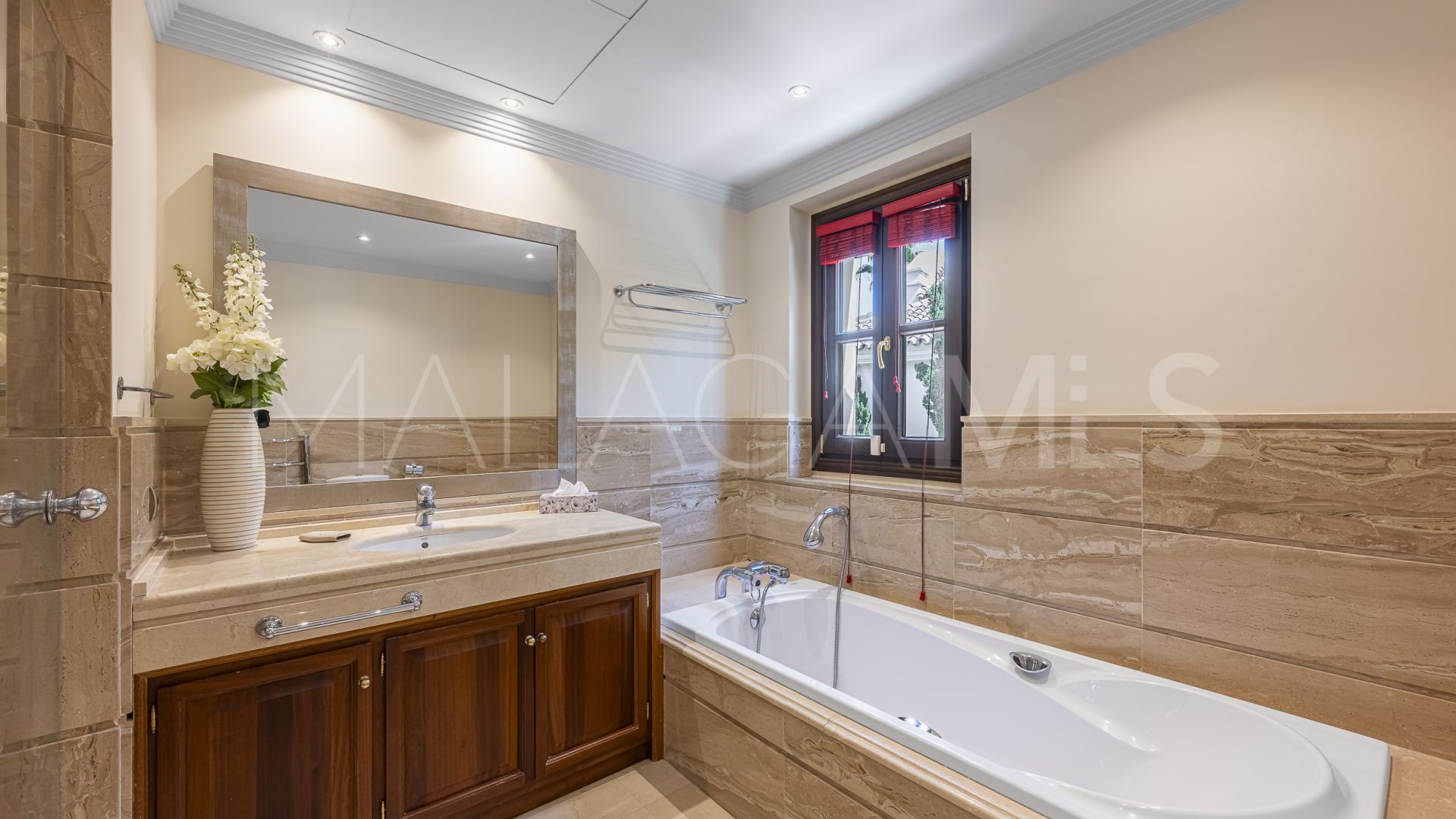 Villa for sale in Balcones de Sierra Blanca with 6 bedrooms