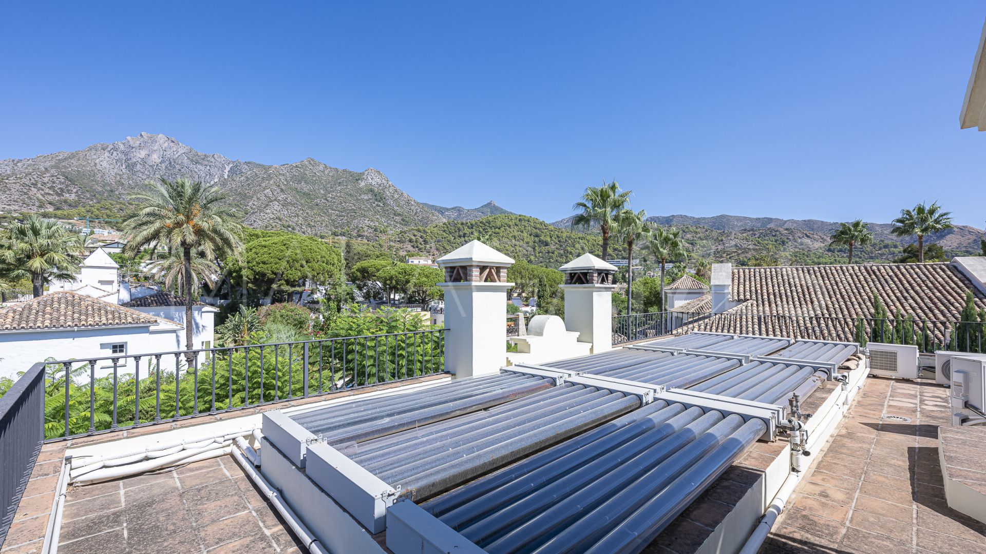 Villa for sale in Balcones de Sierra Blanca with 6 bedrooms