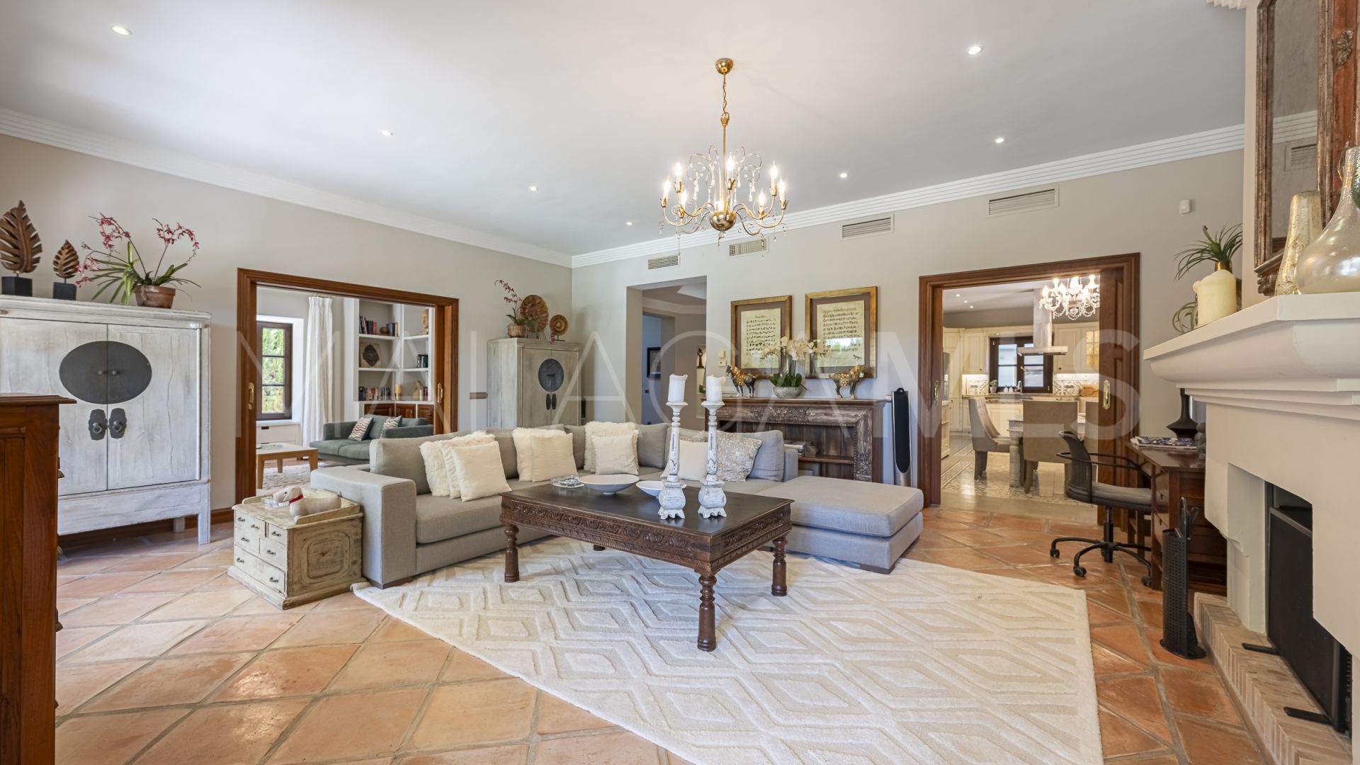 Villa for sale in Balcones de Sierra Blanca with 6 bedrooms