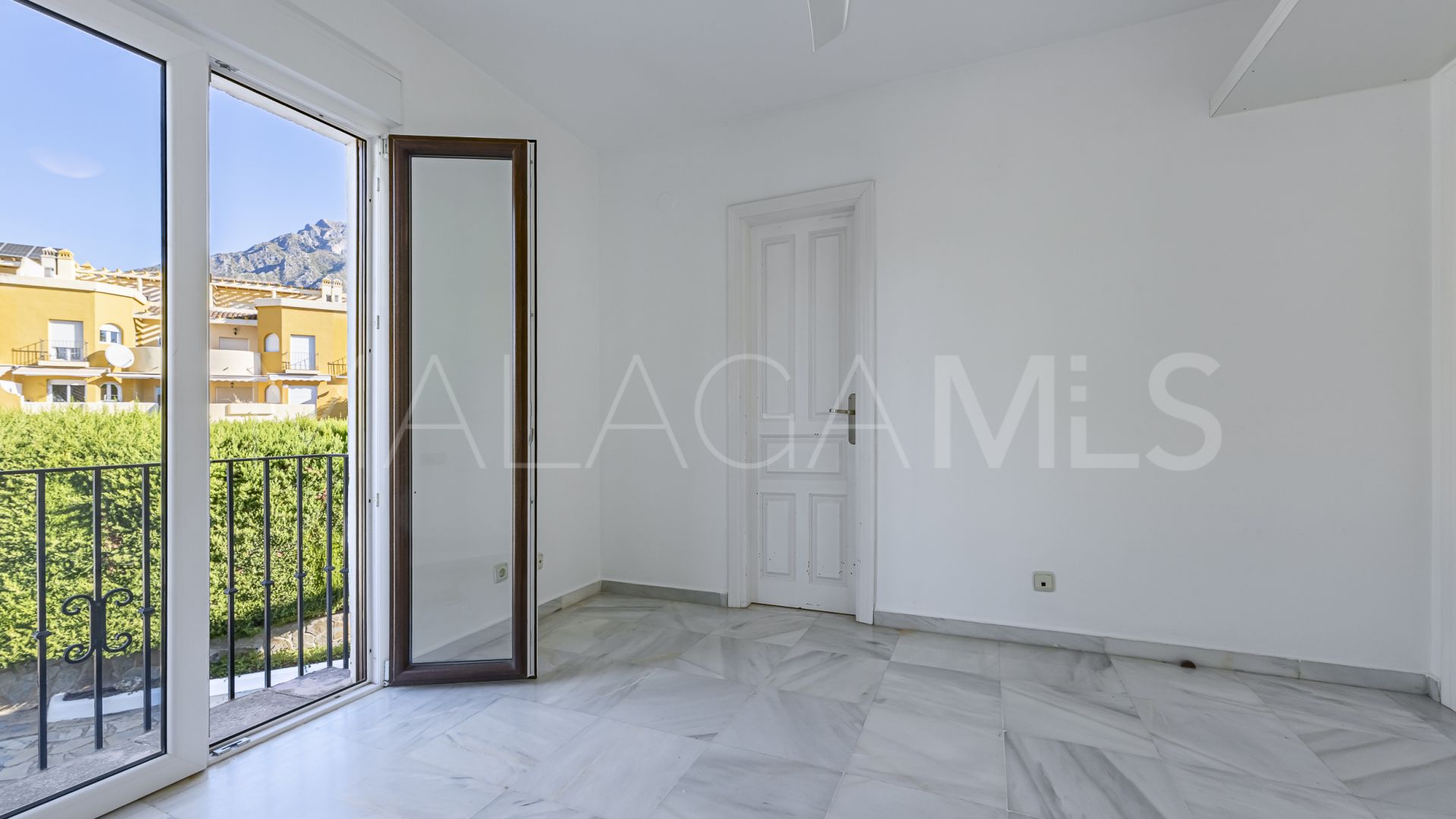 Radhus for sale in Montepiedra