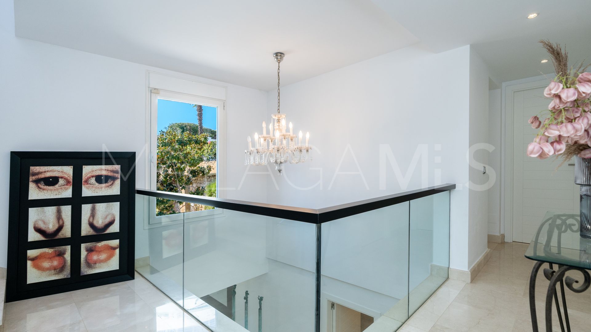 Buy villa in Altos Reales
