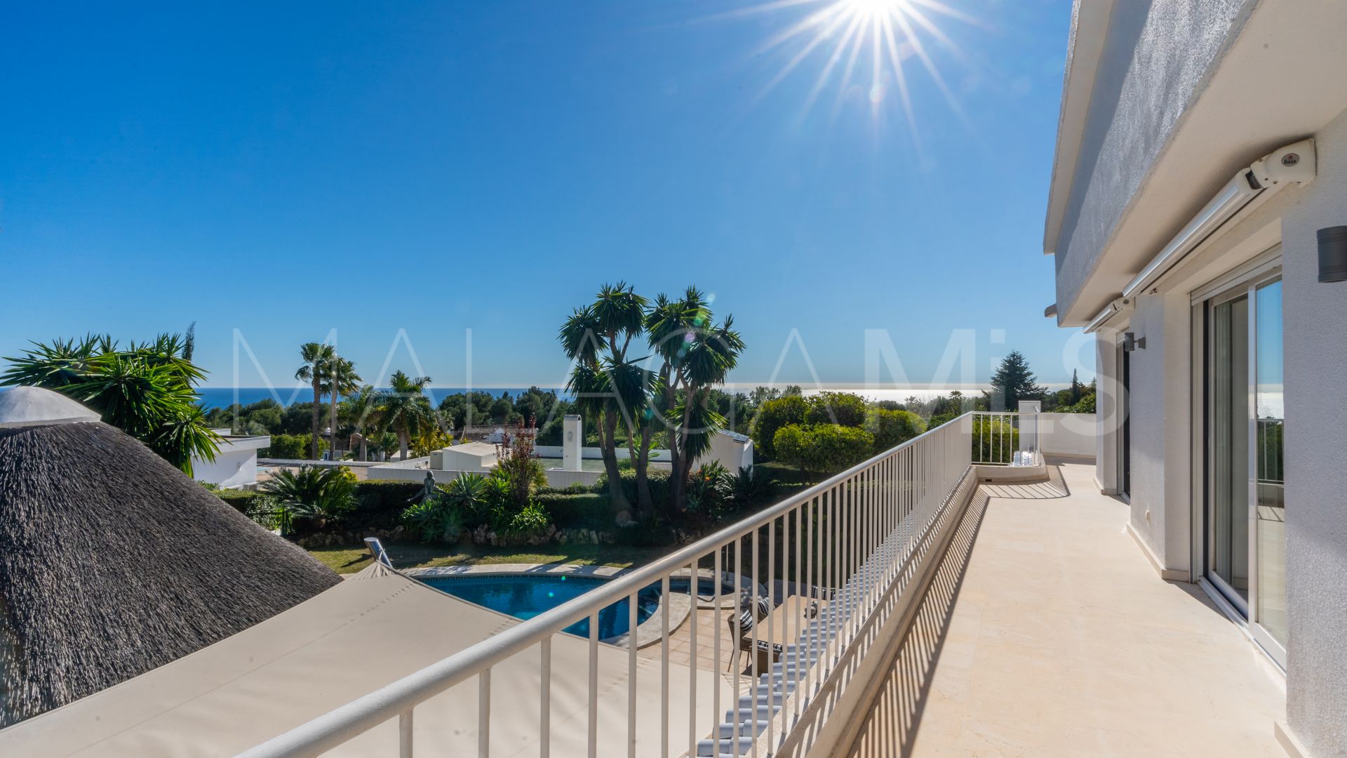 Buy villa in Altos Reales