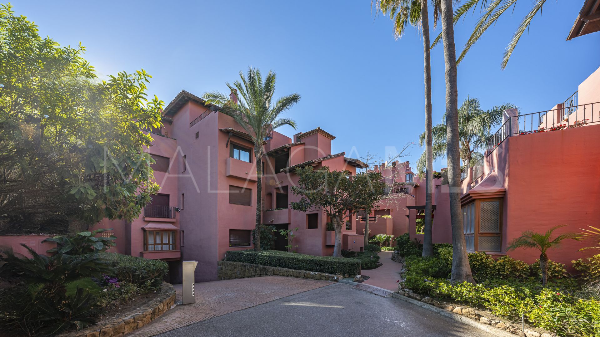 Markplanslägenhet for sale in Estepona
