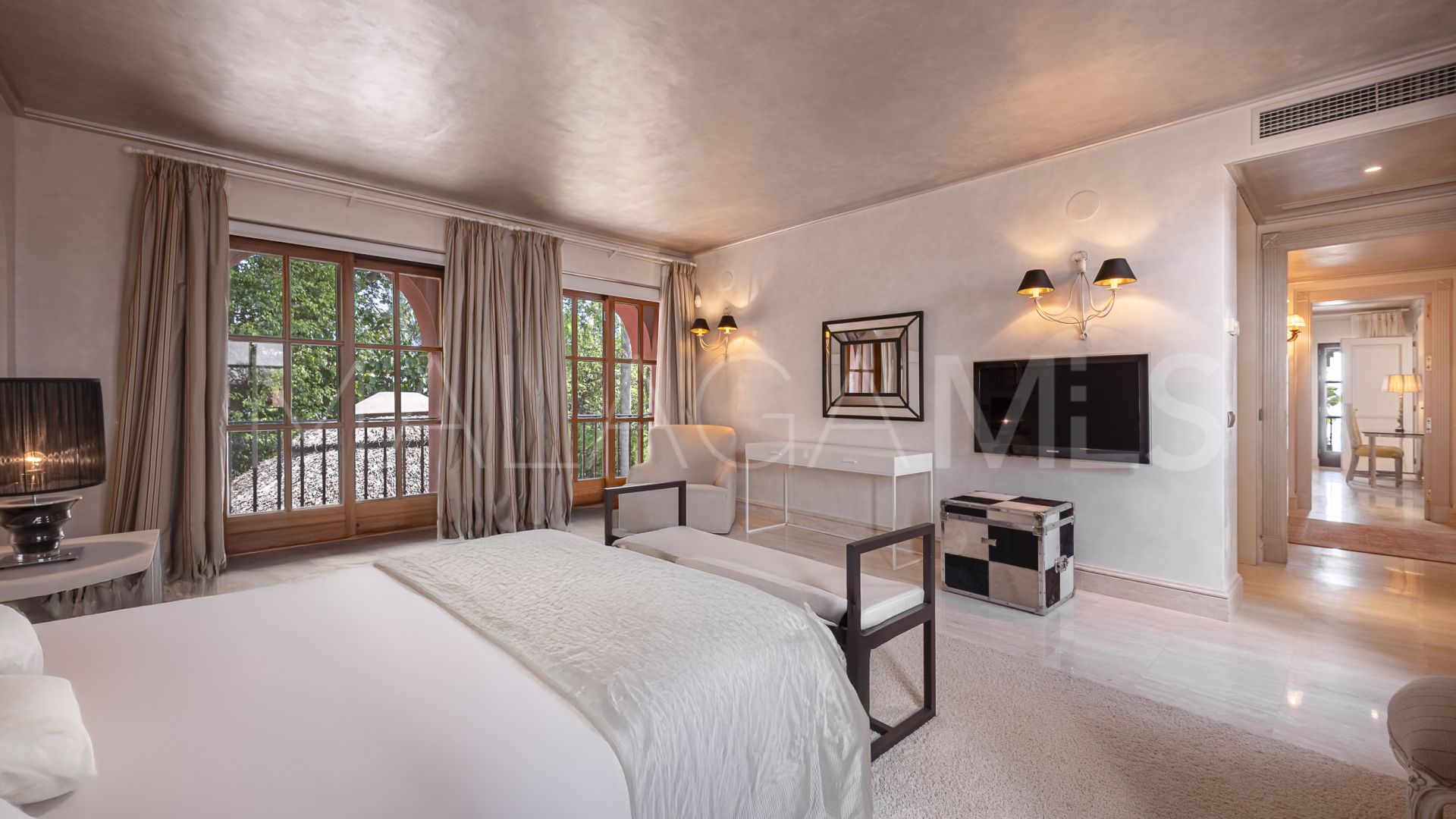 Sierra Blanca 6 bedrooms villa for sale