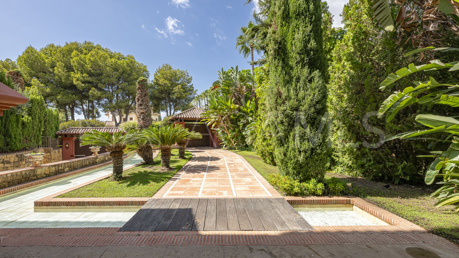Sierra Blanca 6 bedrooms villa for sale