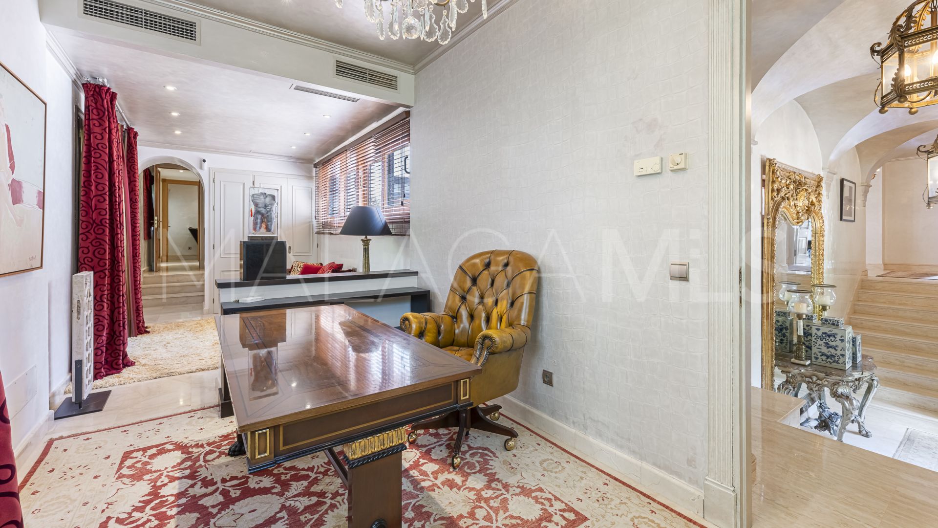 Sierra Blanca 6 bedrooms villa for sale