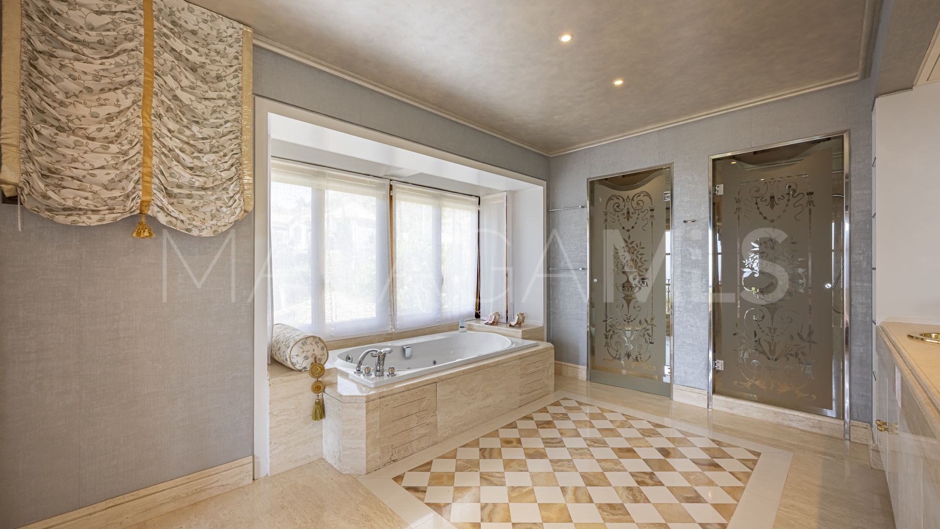 Sierra Blanca 6 bedrooms villa for sale