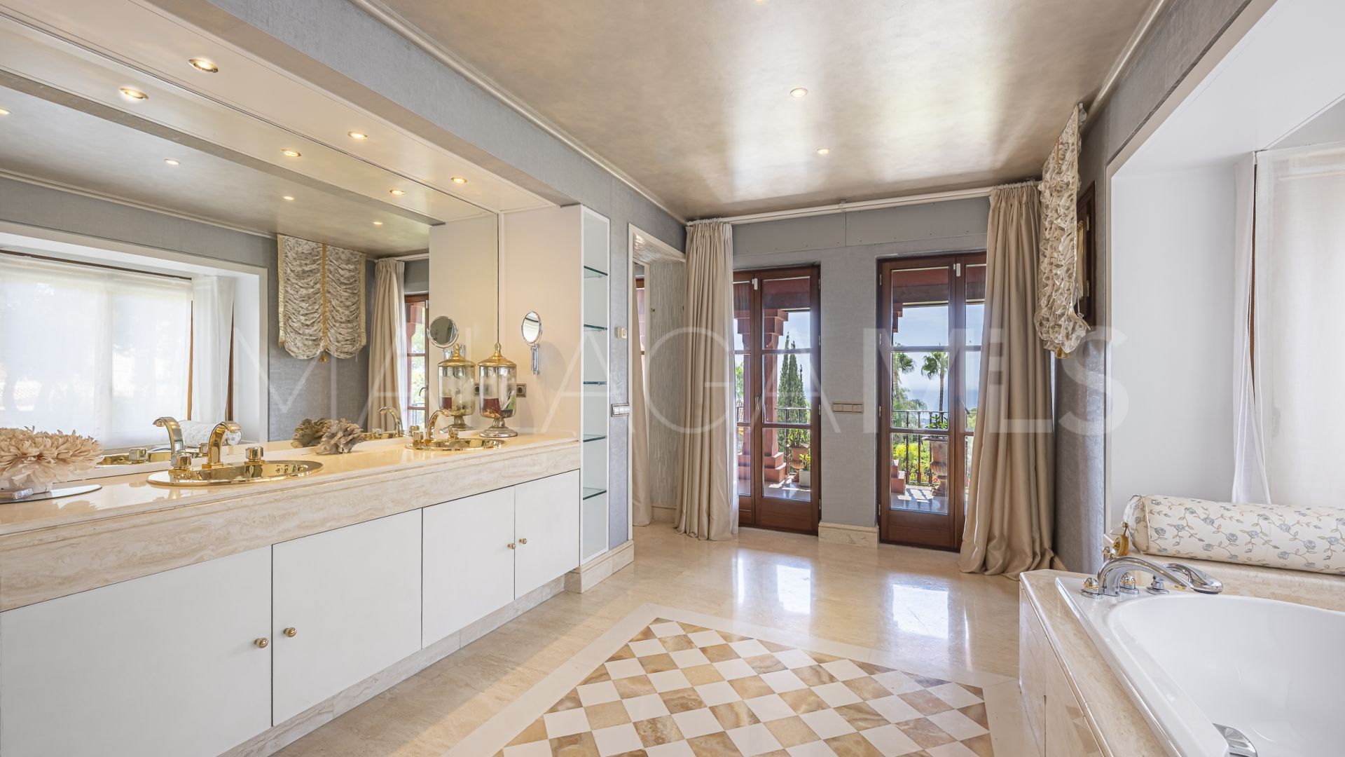 Sierra Blanca 6 bedrooms villa for sale