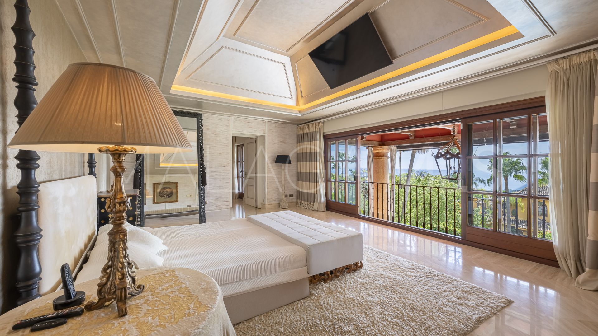 Sierra Blanca 6 bedrooms villa for sale
