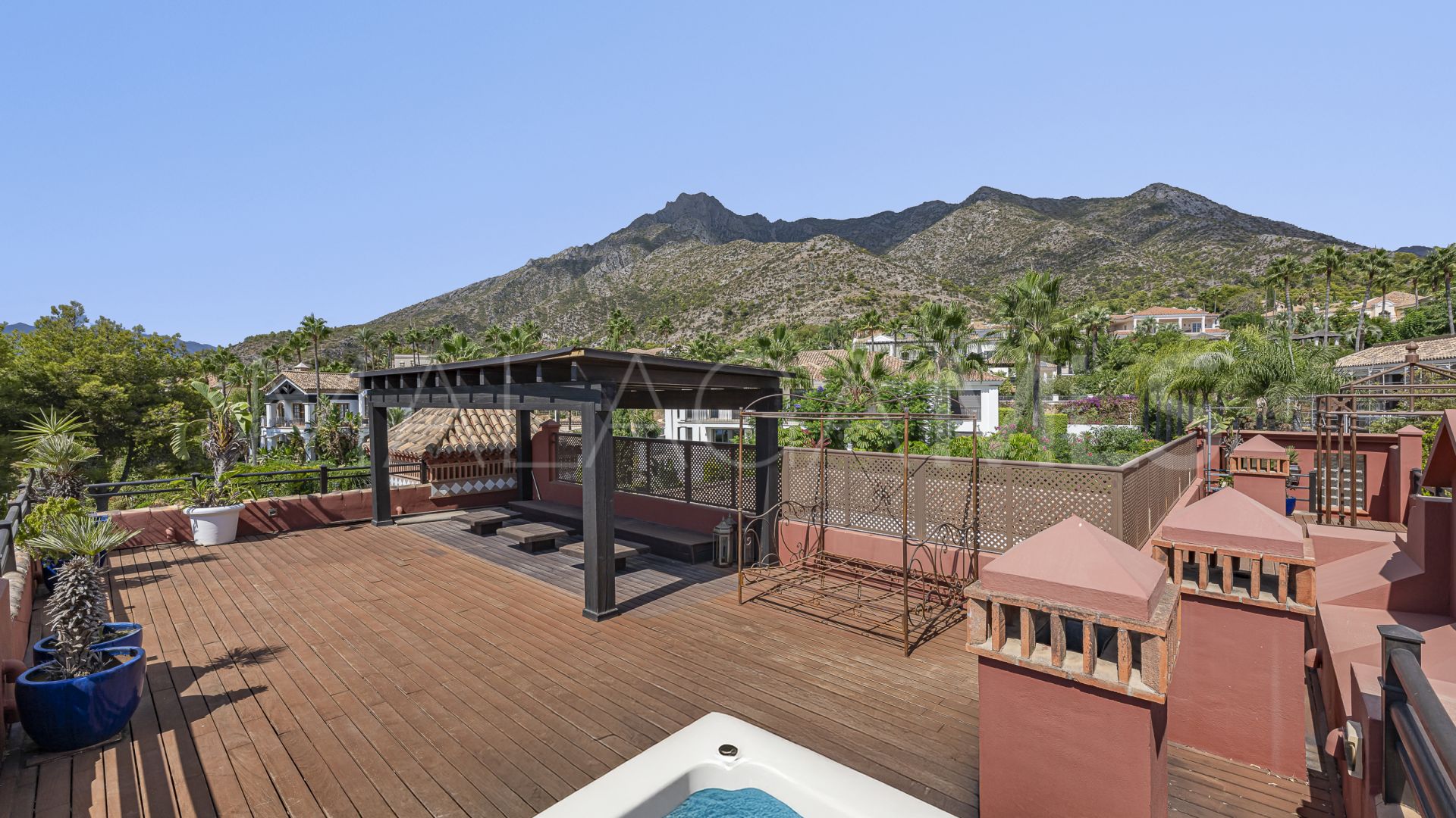 Sierra Blanca 6 bedrooms villa for sale