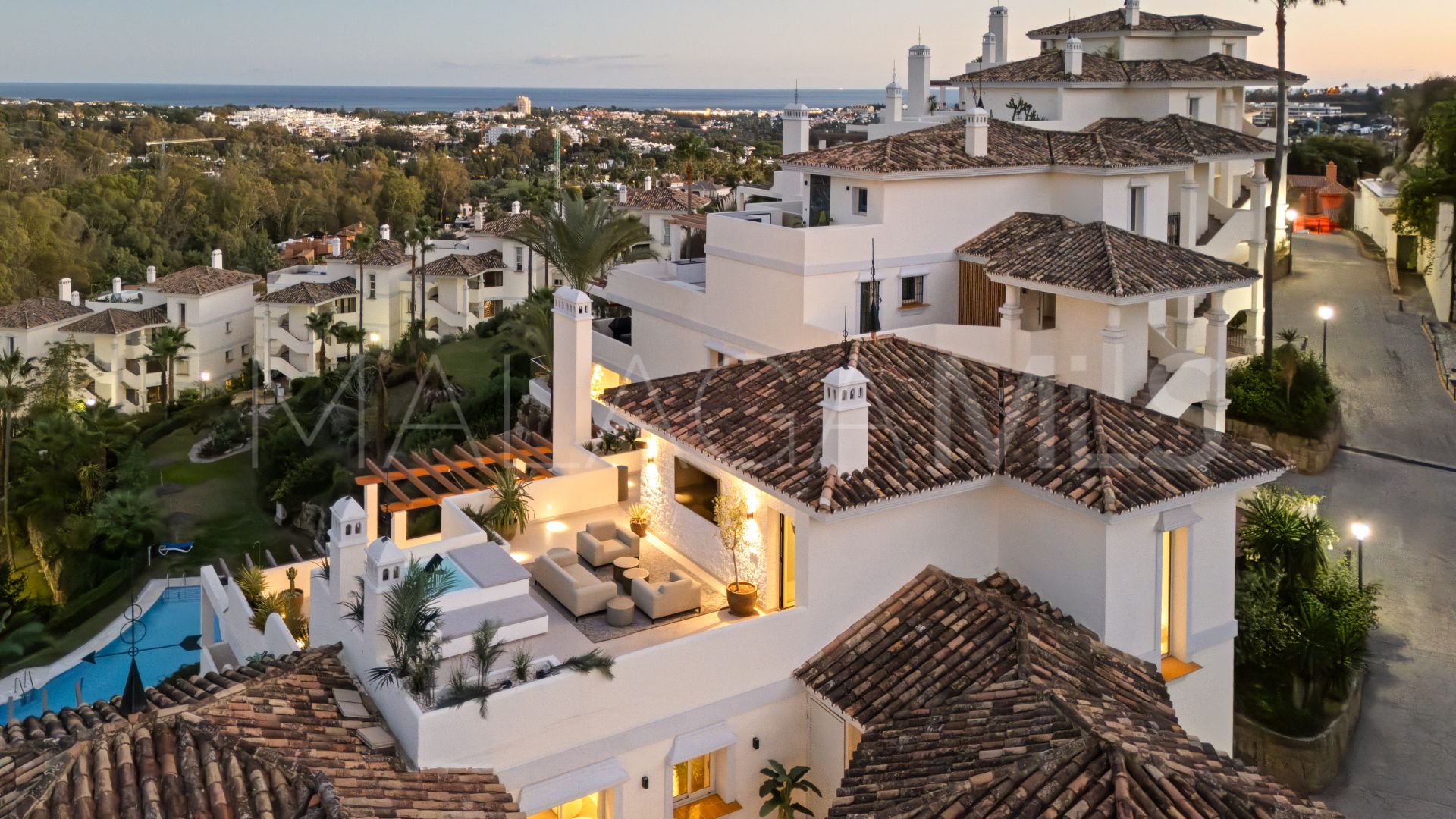 Tvåvånings takvåning for sale in Nueva Andalucia