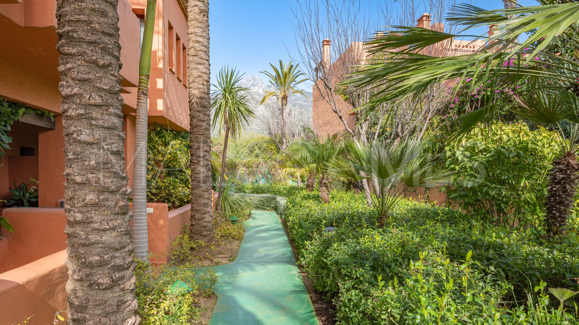 Maison de ville for sale in Monte Marbella Club