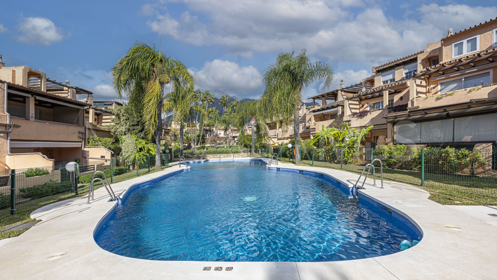 Oasis de Nagüeles 3 bedrooms town house for sale