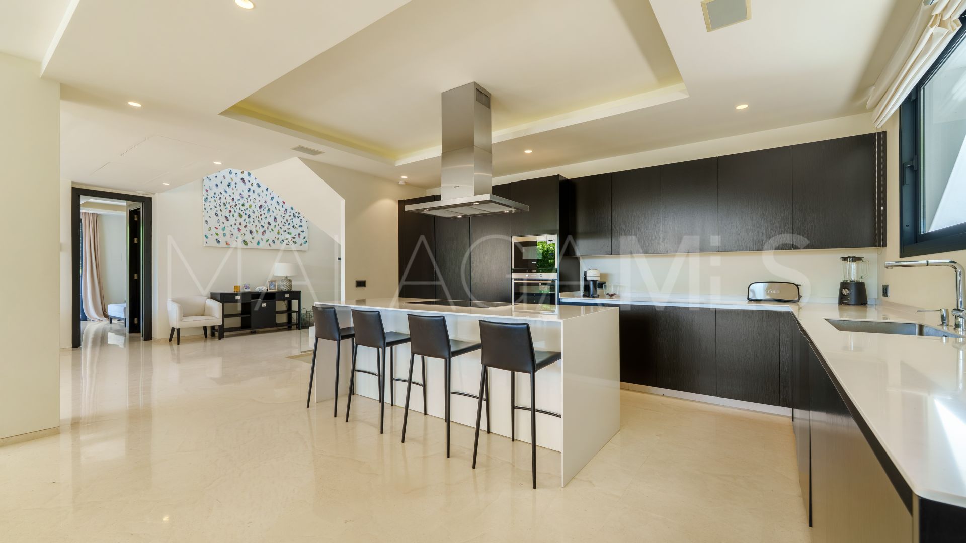 Villa for sale in Los Olivos with 6 bedrooms