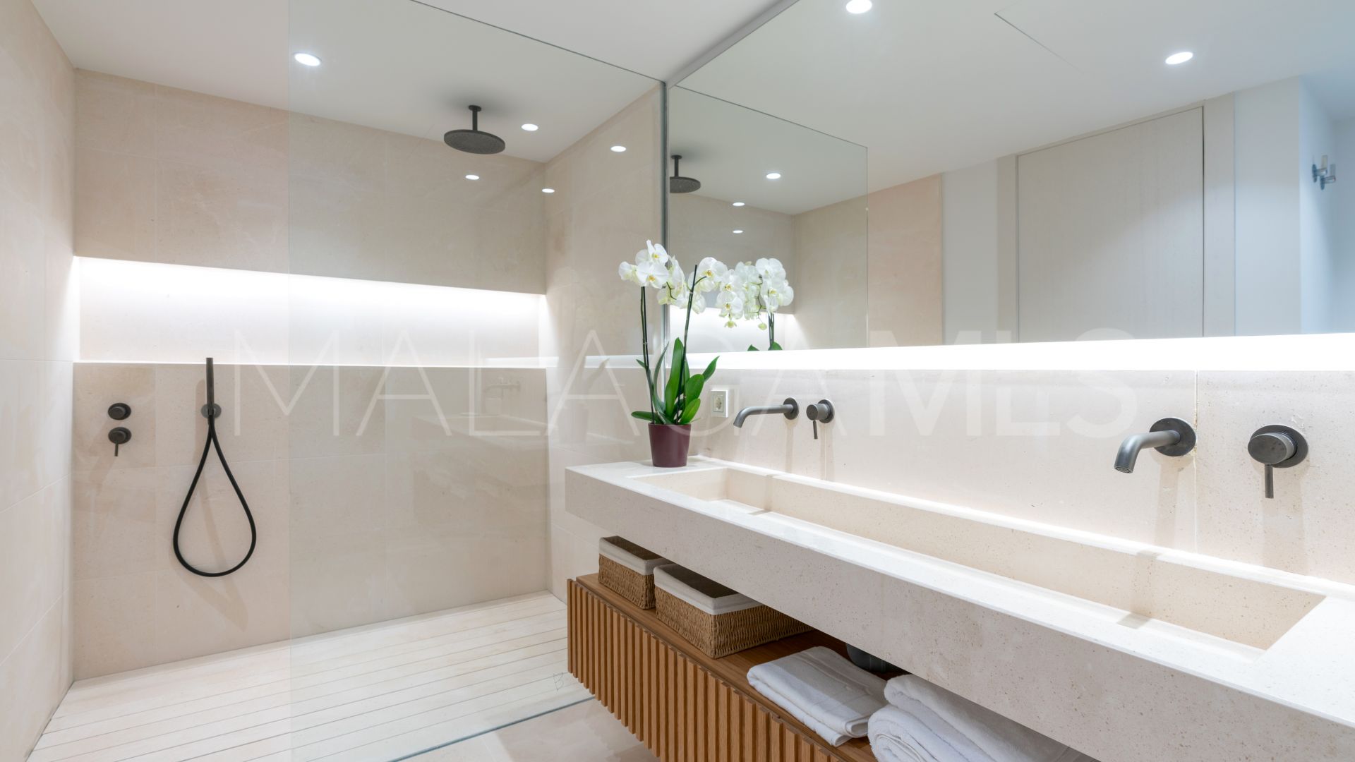 5 bedrooms Marbellamar semi detached house for sale