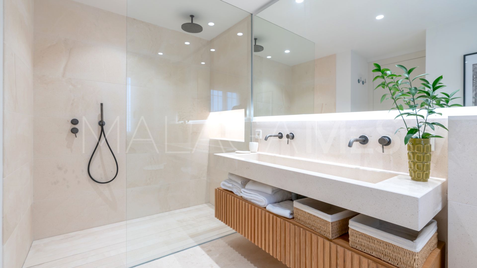 5 bedrooms Marbellamar semi detached house for sale