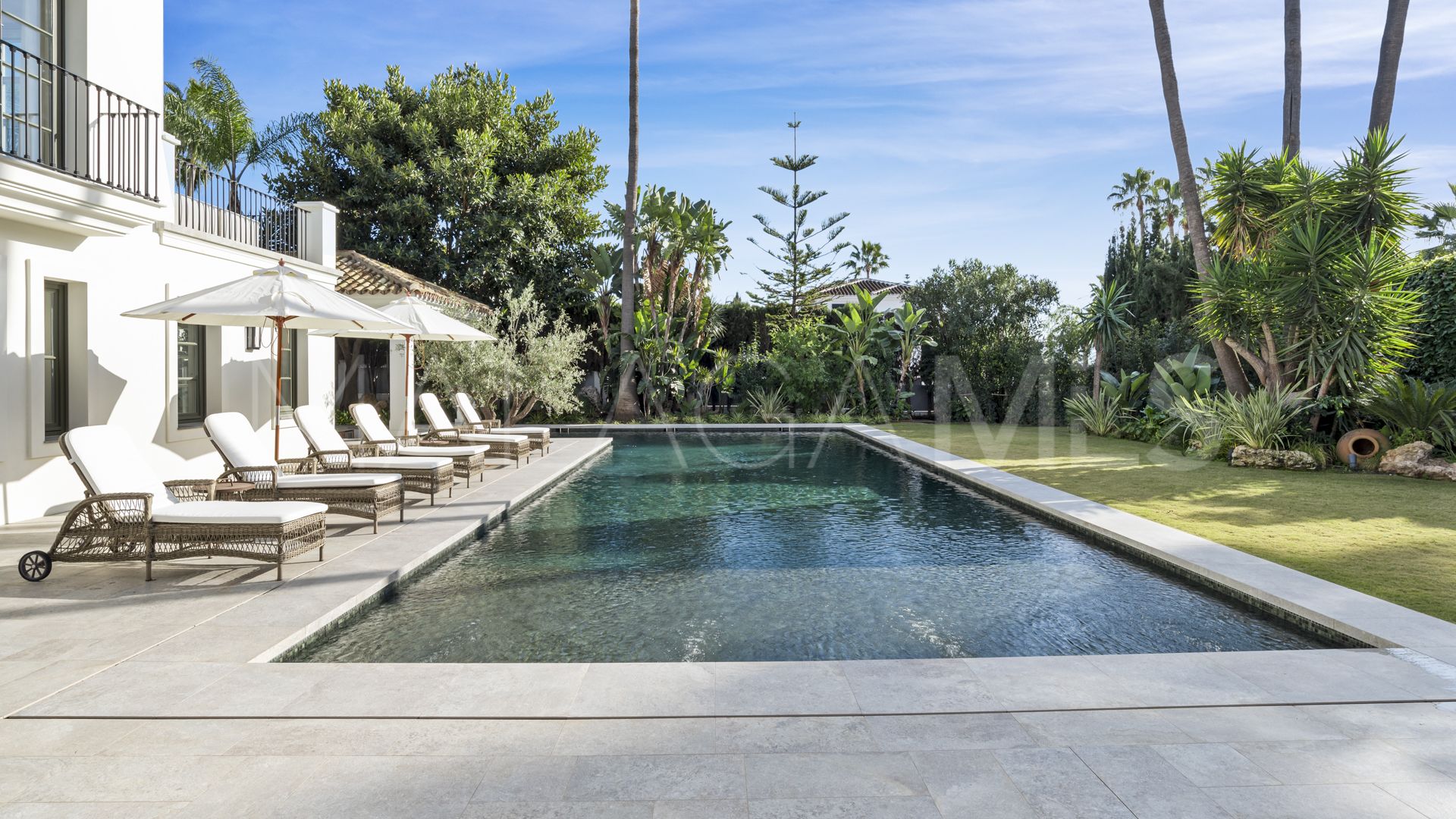 For sale Nueva Andalucia 5 bedrooms villa