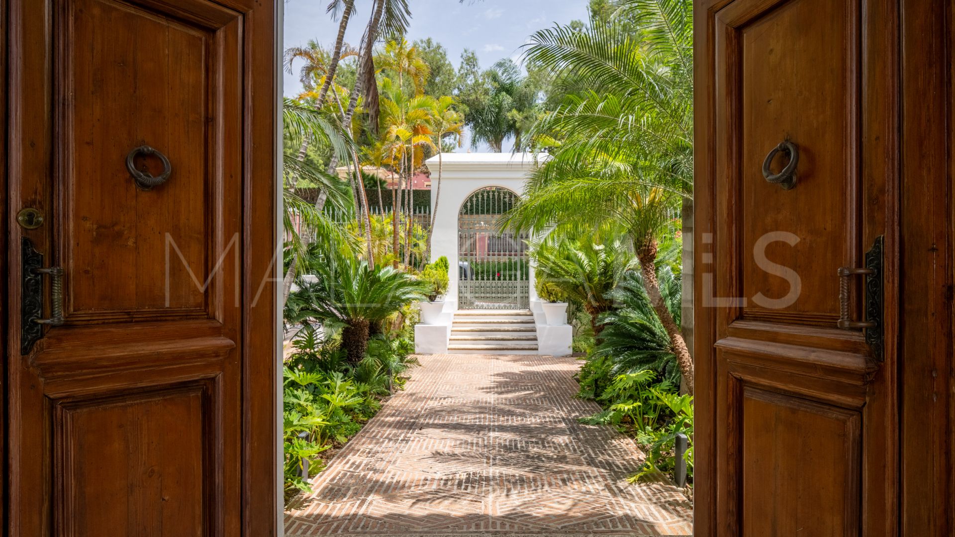 Villa for sale in Sierra Blanca