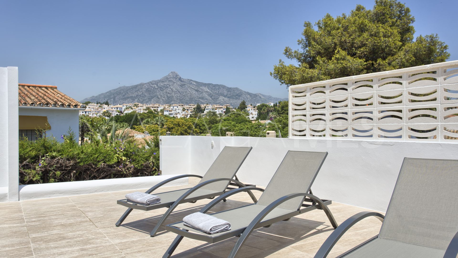 Maison jumelée for sale in Nueva Andalucia