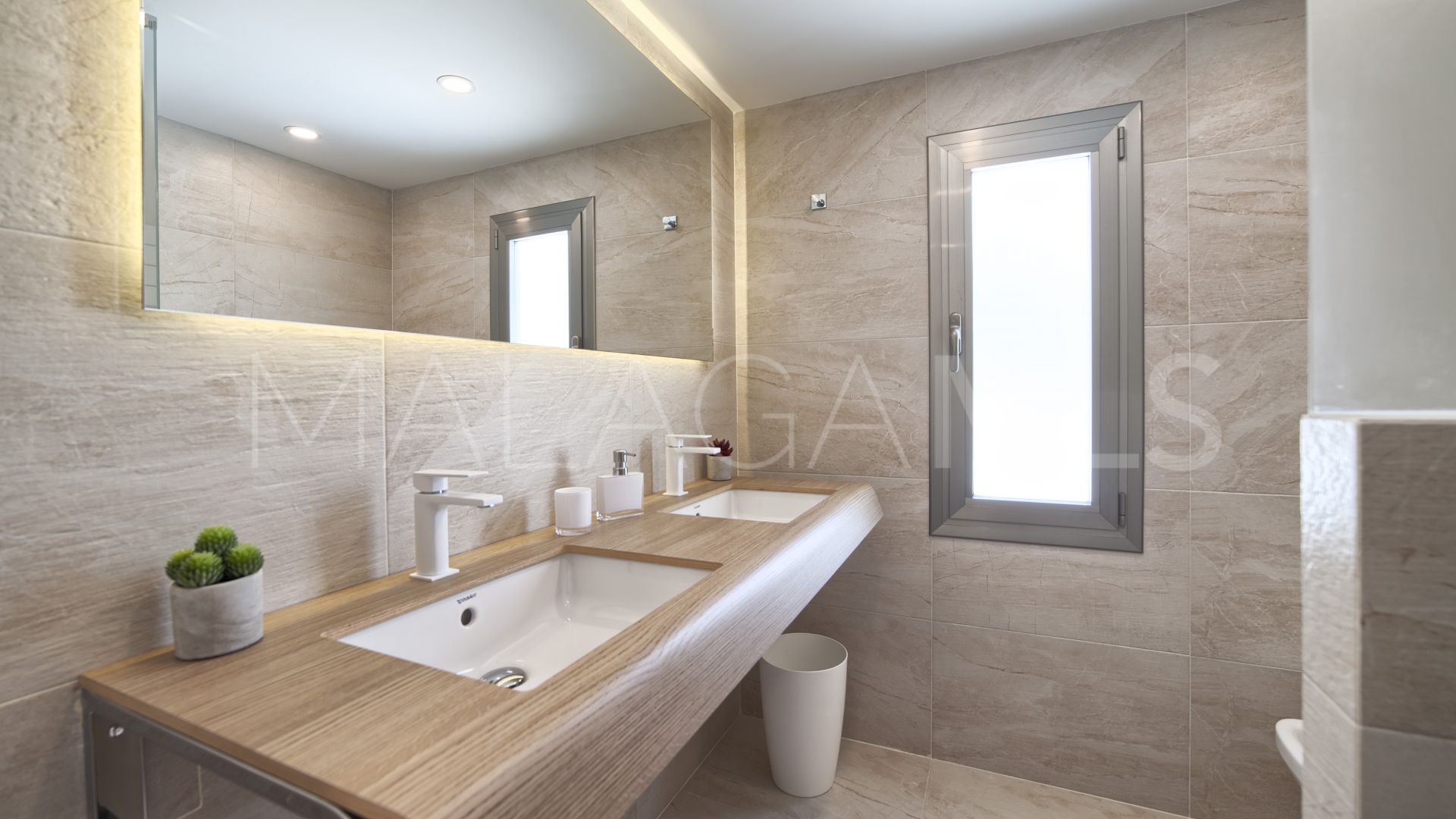 Maison jumelée for sale in Nueva Andalucia