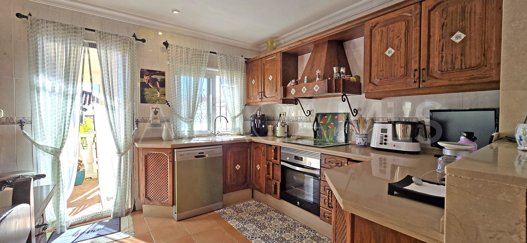 Villa for sale in Benalmadena Costa with 6 bedrooms