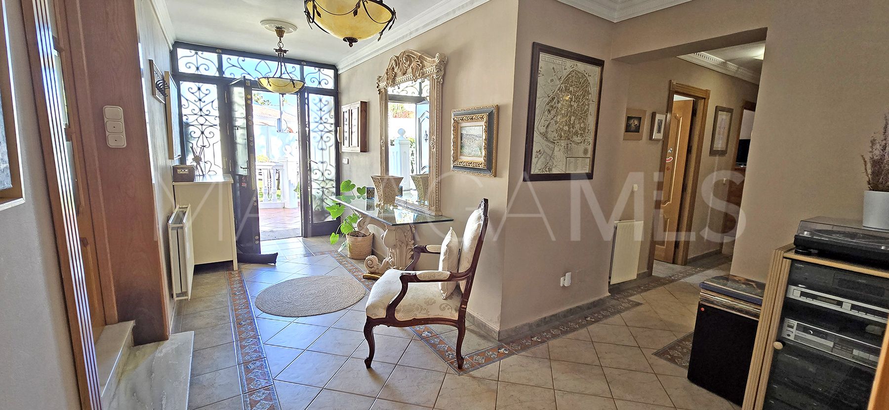 Villa for sale in Benalmadena Costa with 6 bedrooms