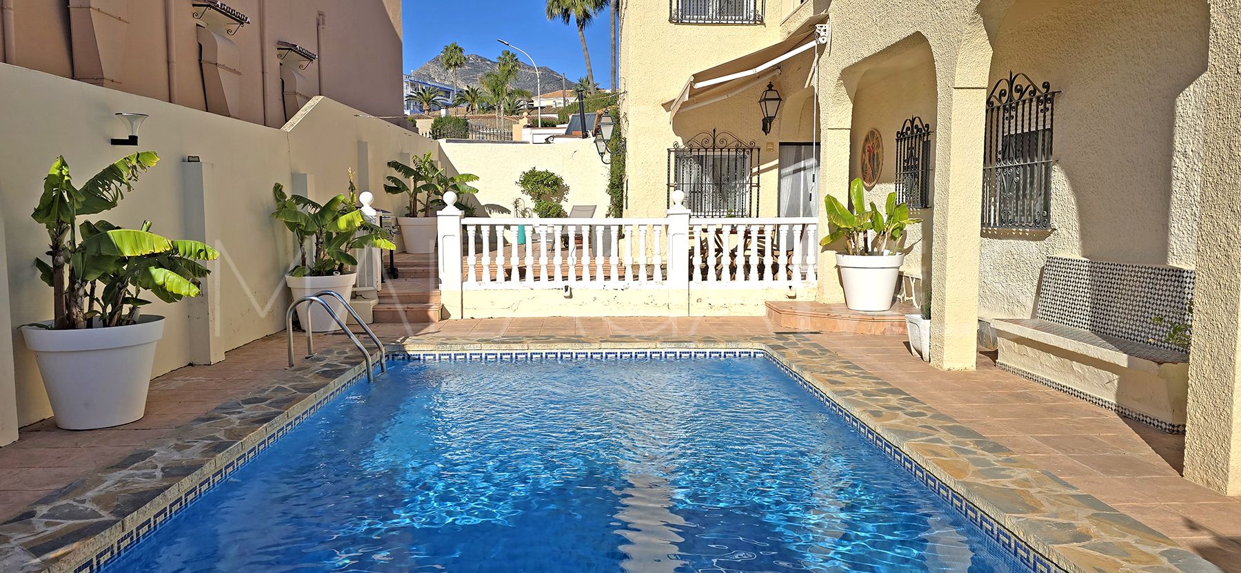 Villa for sale in Benalmadena Costa with 6 bedrooms
