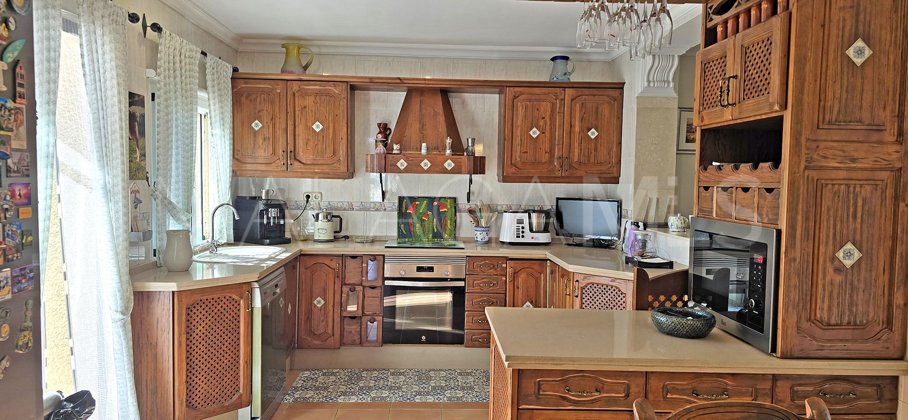 Villa for sale in Benalmadena Costa with 6 bedrooms