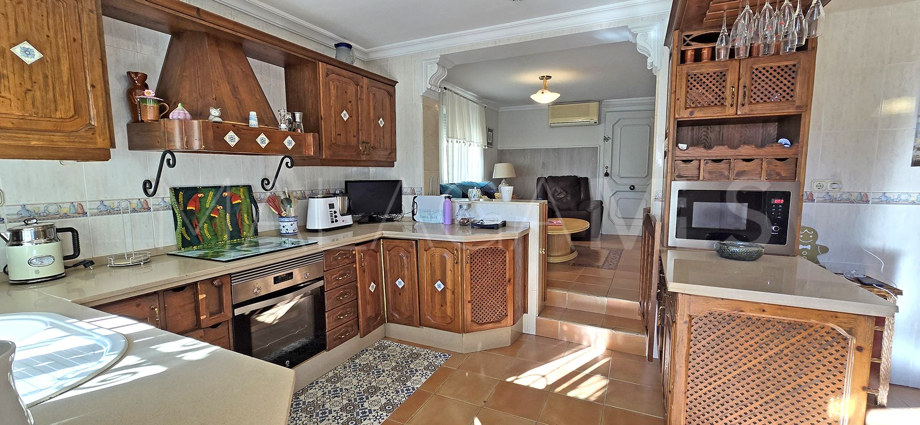 Villa for sale in Benalmadena Costa with 6 bedrooms