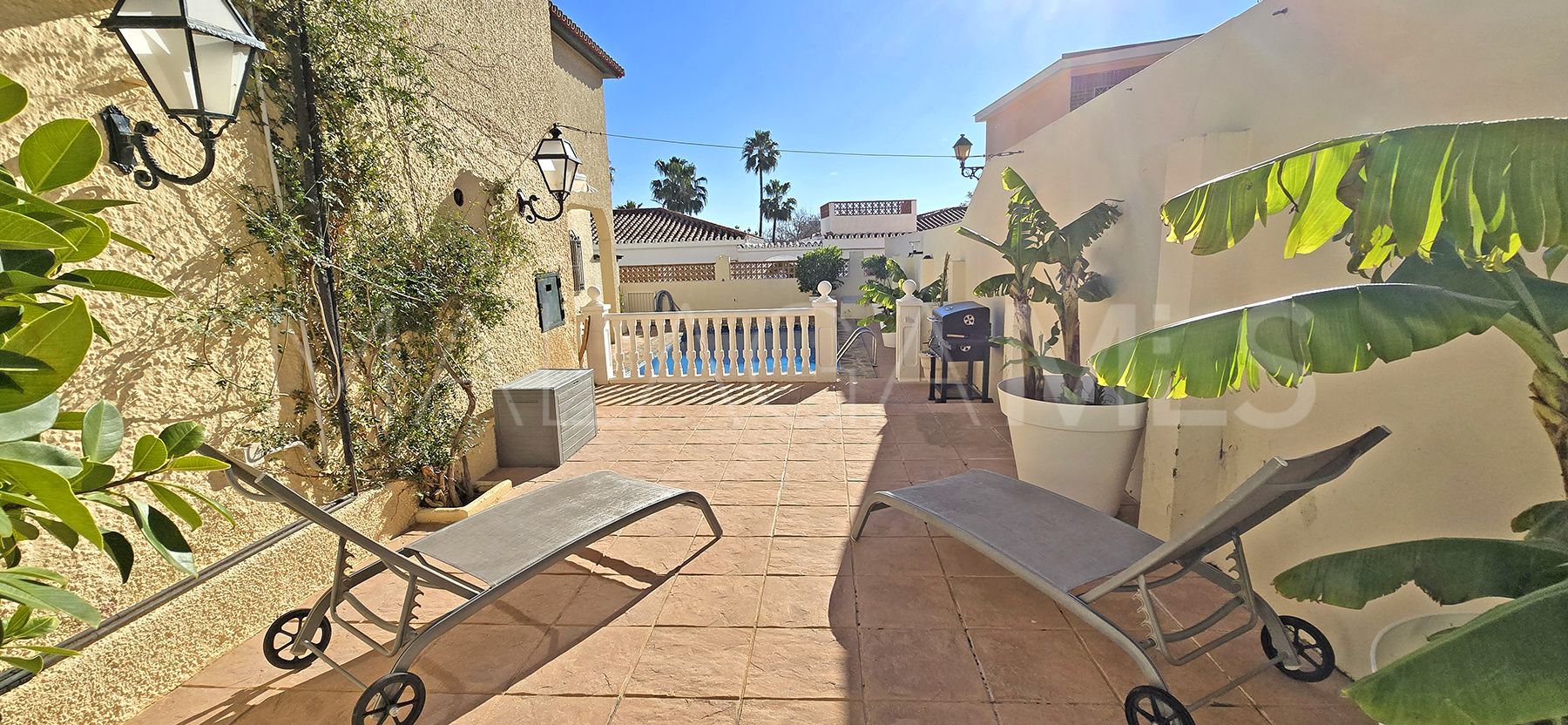 Villa for sale in Benalmadena Costa with 6 bedrooms