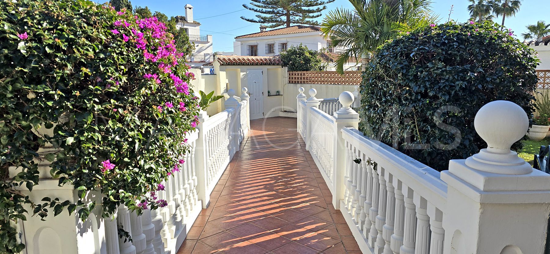 Villa for sale in Benalmadena Costa with 6 bedrooms