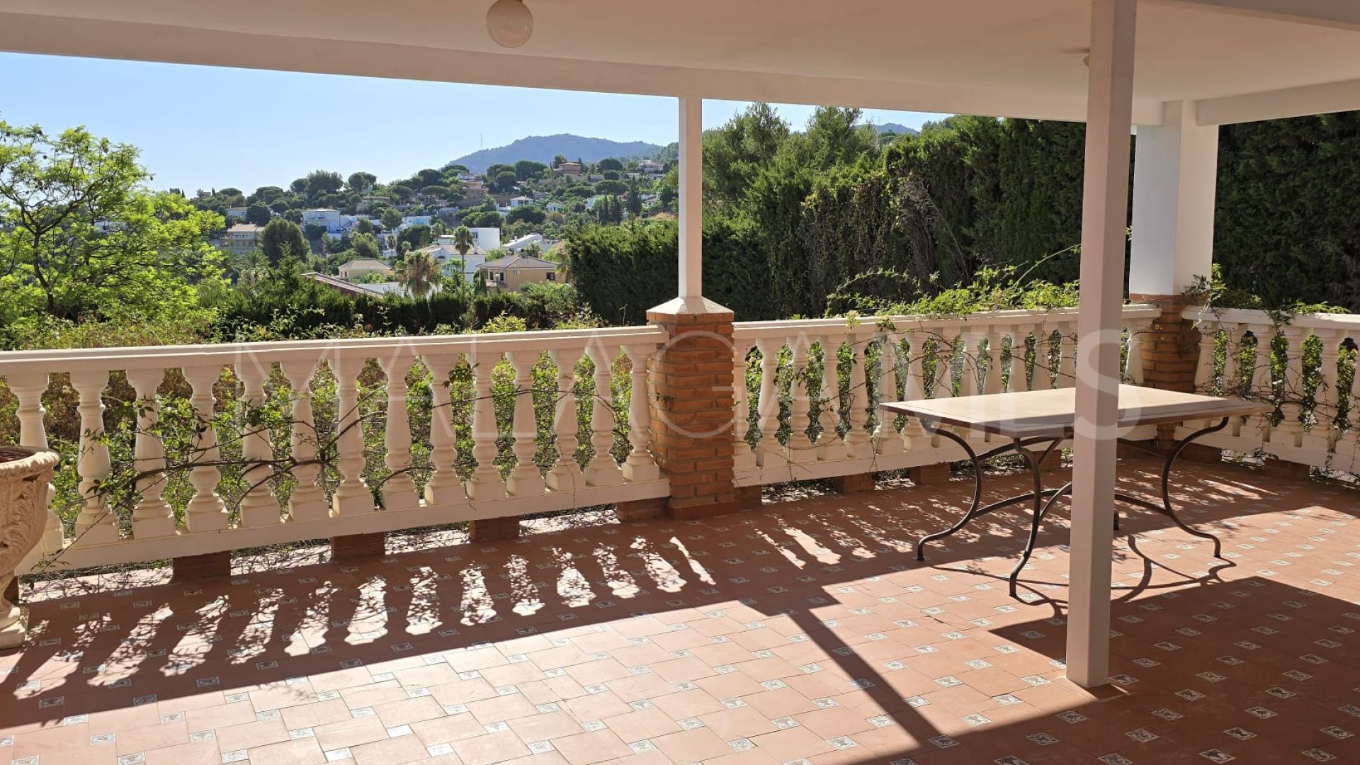 Buy villa in Pinos de Alhaurín with 6 bedrooms