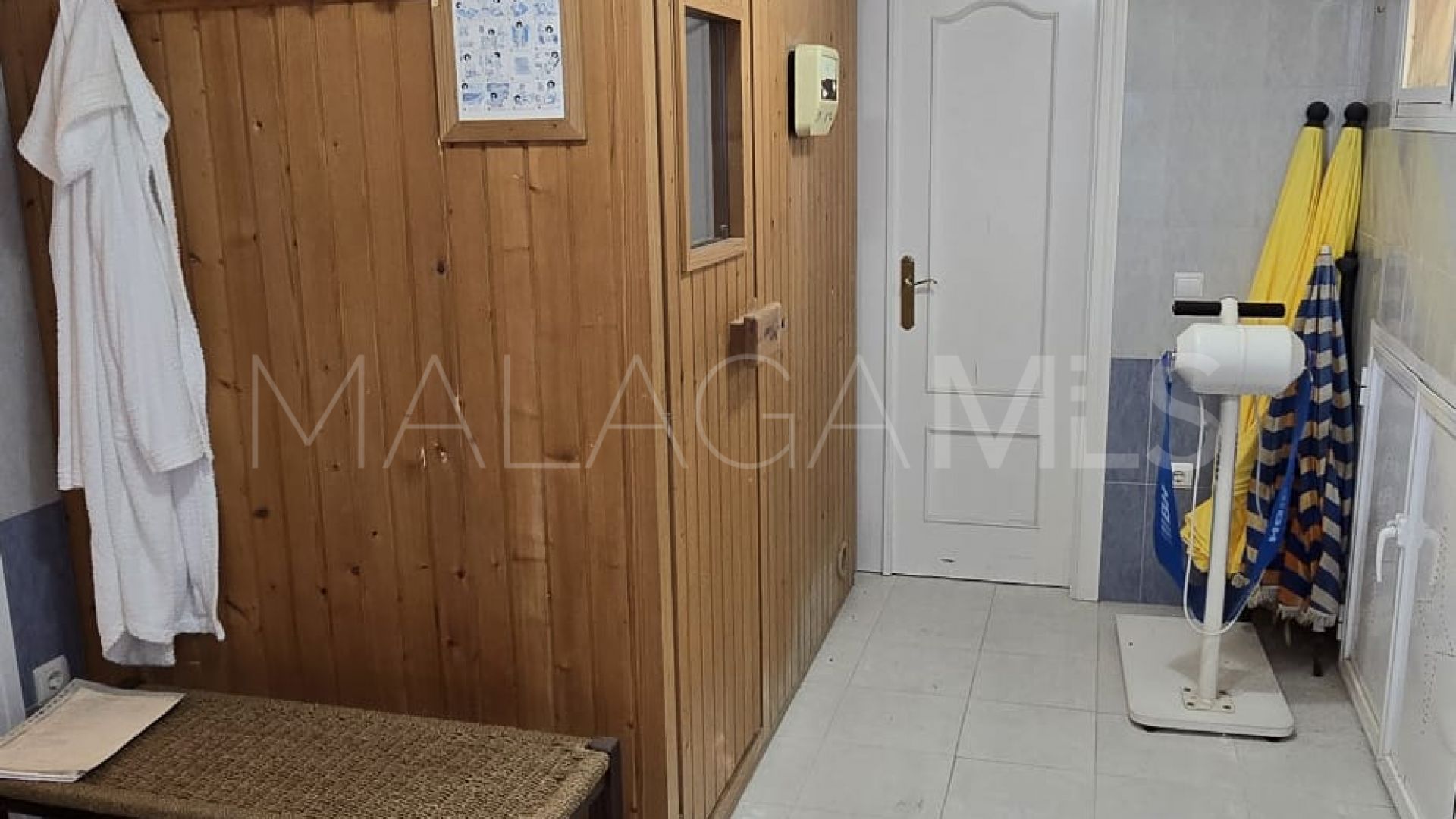 Buy villa in Pinos de Alhaurín with 6 bedrooms