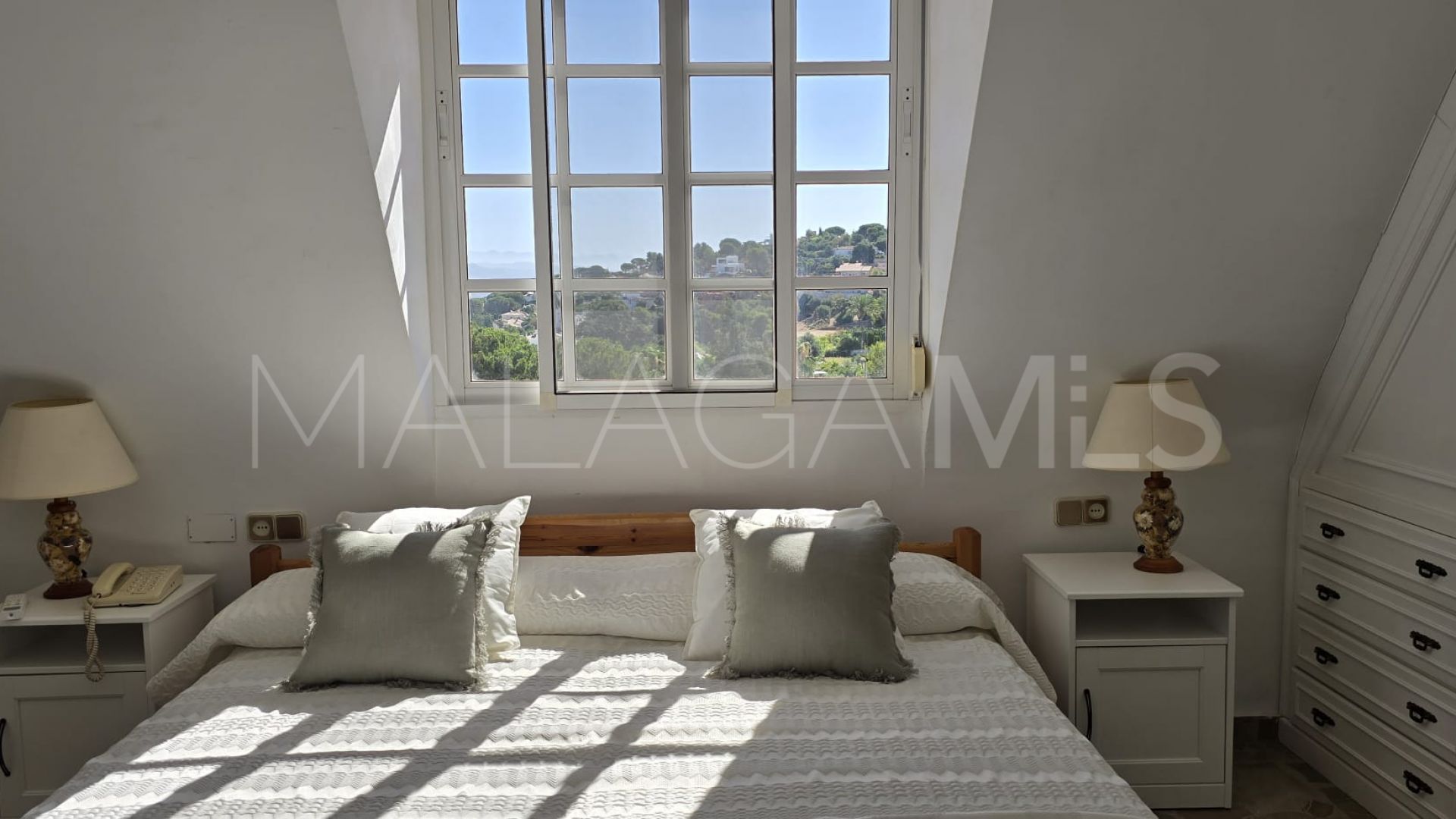 Buy villa in Pinos de Alhaurín with 6 bedrooms