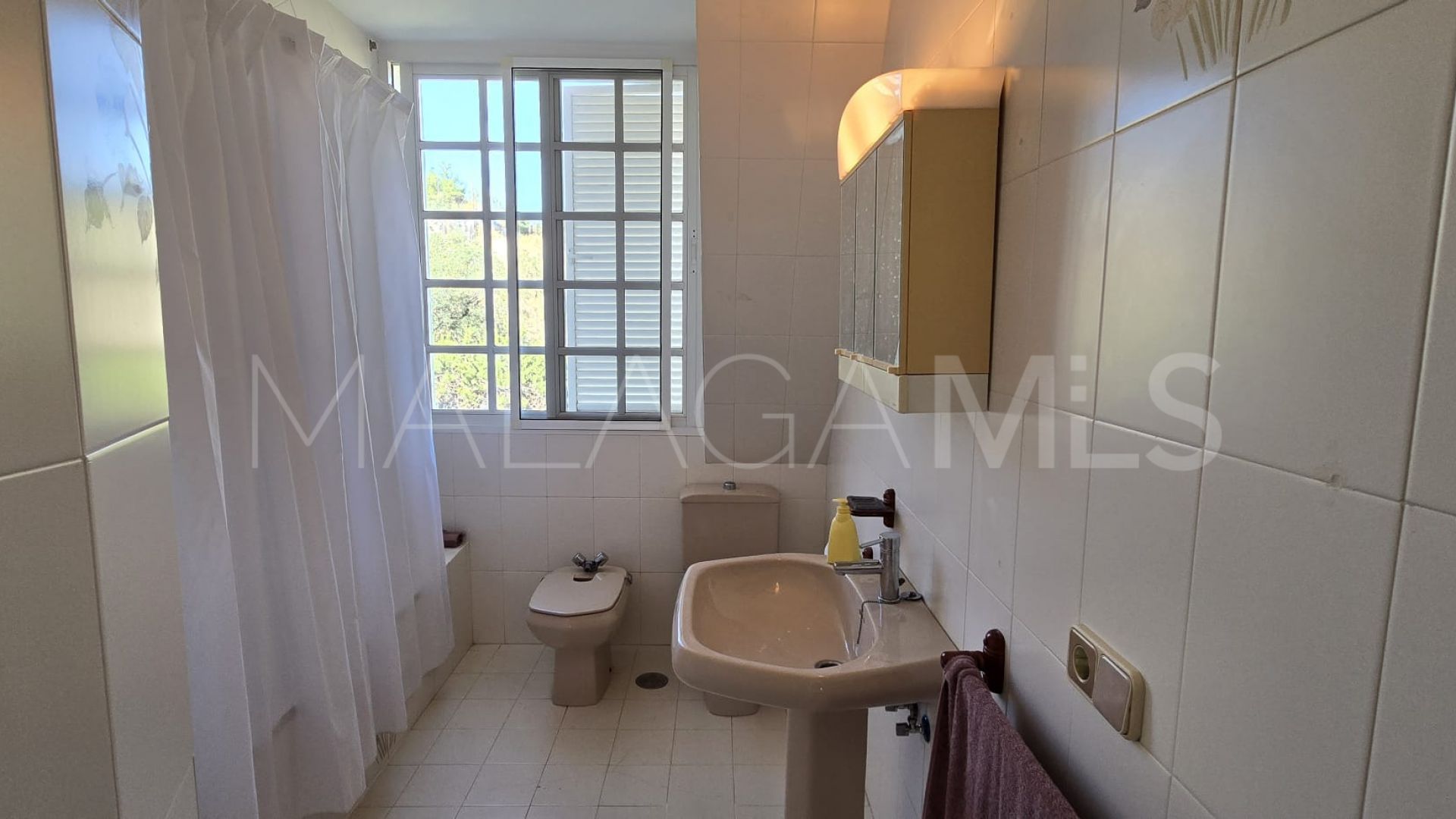 Buy villa in Pinos de Alhaurín with 6 bedrooms